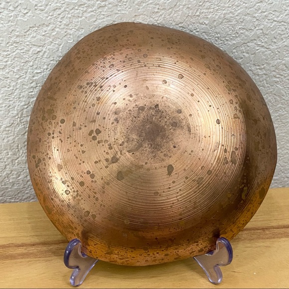 Vintage Hammered Copper Blue Glazed Enamel Swirl 7 1/4” Decorative Dish - Picture 2 of 12